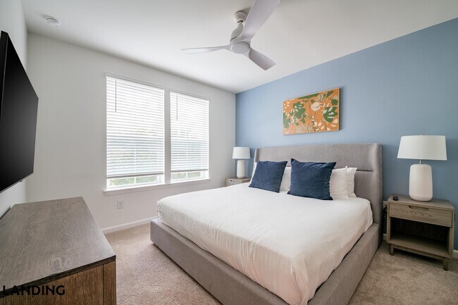 Building Photo - 100 Wilton Cir