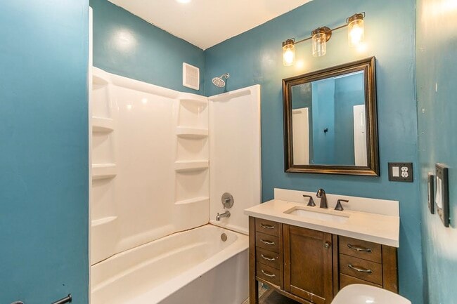 Building Photo - 2319 Hecker Ave