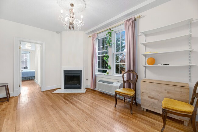 Primary Photo - 1125 Maryland Ave NE
