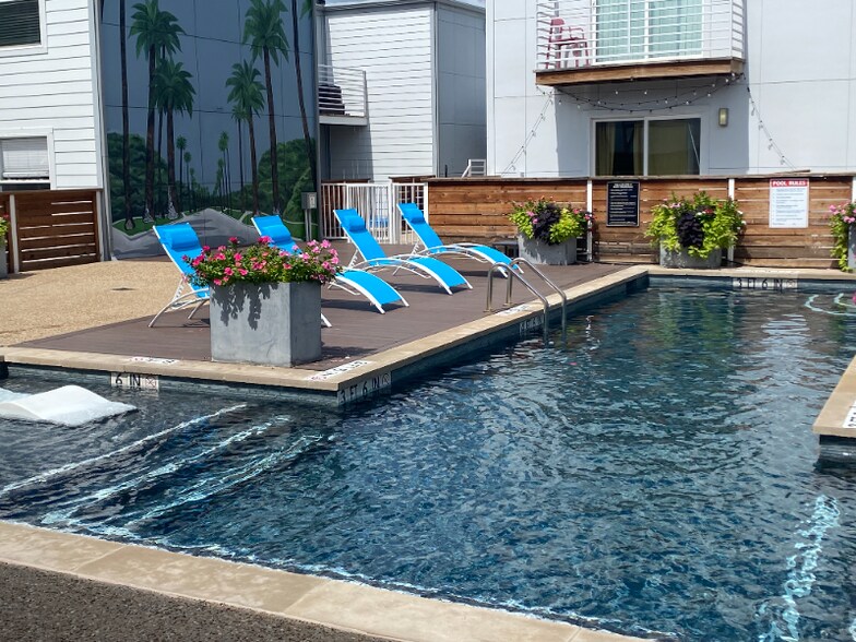 Building Photo - 3328 Cedarplaza Ln