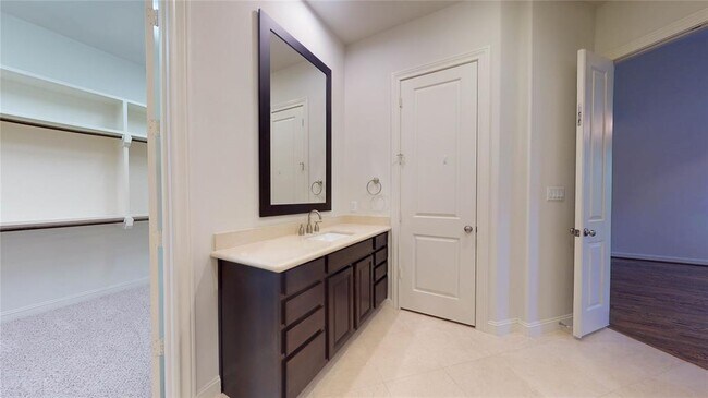 Building Photo - 1708 Upland Lakes