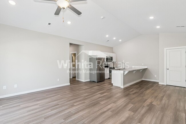 Building Photo - Move-In Ready Duplex in Bel Aire!