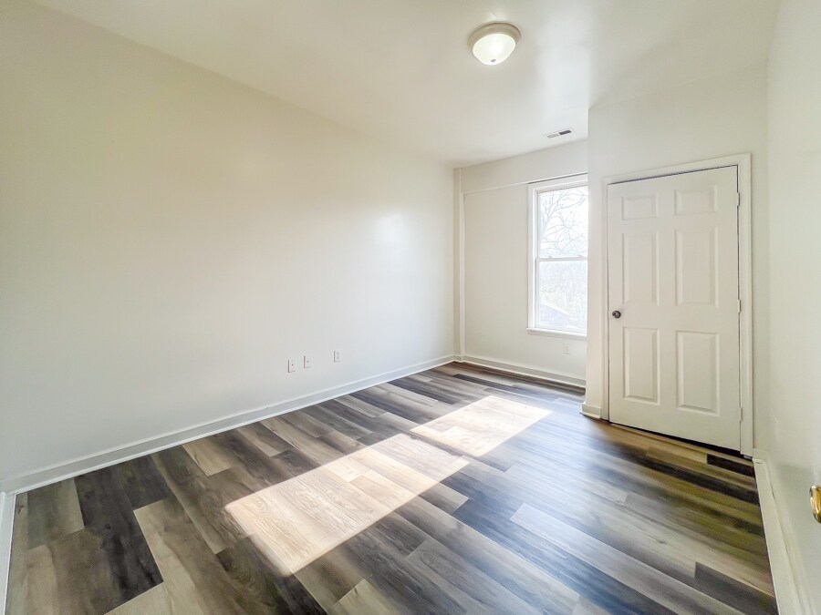 Building Photo - 608 Halifax St