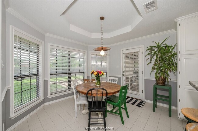 Building Photo - 2905 Aztec Ct
