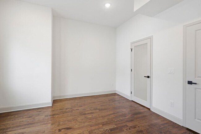 Building Photo - 4695 N 16th St