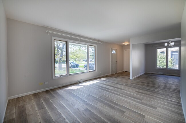 Building Photo - 4231 Belle Aire Ln
