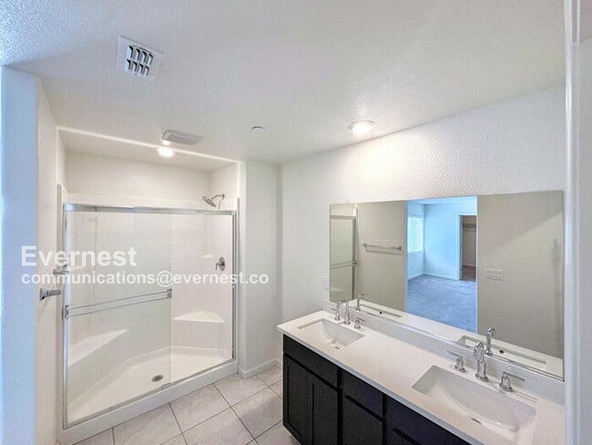Building Photo - 8128 Bossa Nova Way