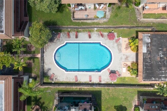 Building Photo - 8650 SW 109th Ave