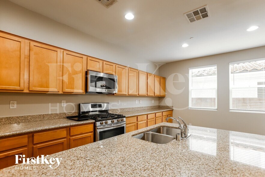 Building Photo - 10236 Ruggles Mansion Ave