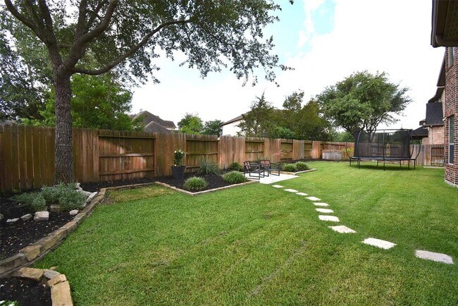 Building Photo - 18901 N Bee Cave Springs Cir