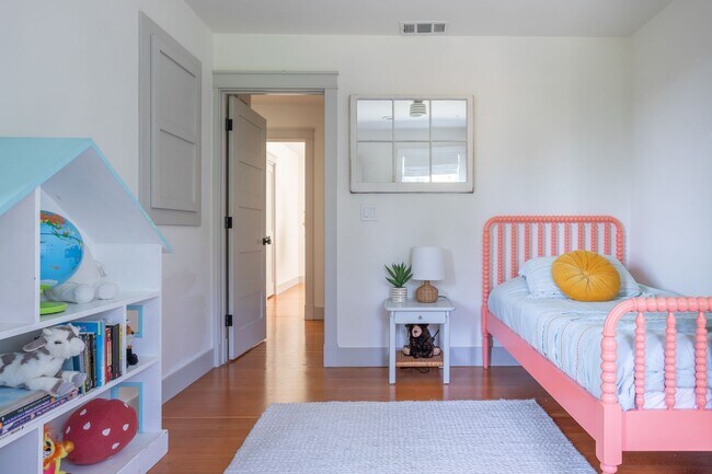 Building Photo - Fully Furnished Mount Veeder Sanctuary Home