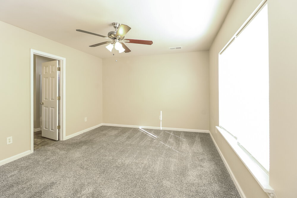 Building Photo - 2909 Deep Cove Dr NW