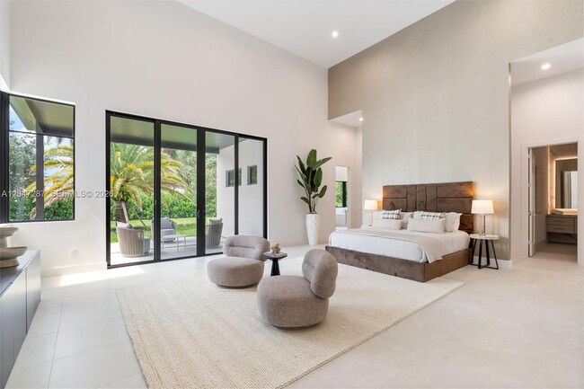 Building Photo - 14930 SW 16 Ct