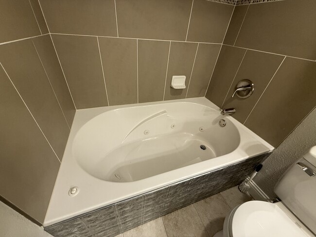 Building Photo - 210 Worthey Trail