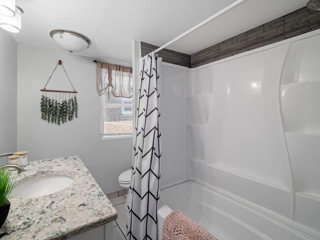 Building Photo - 3222 West Blvd