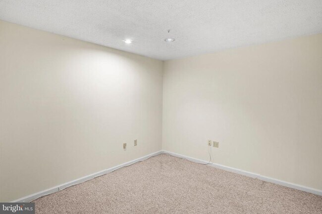 Building Photo - 6035 Grenfell Loop