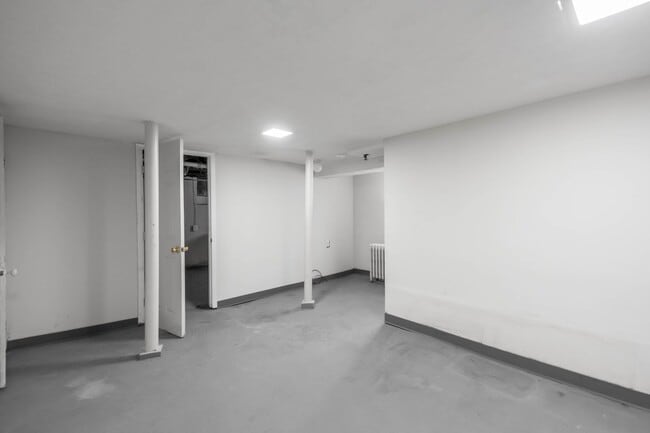 Building Photo - MOVE-IN SPECIAL! First month's rent just $...