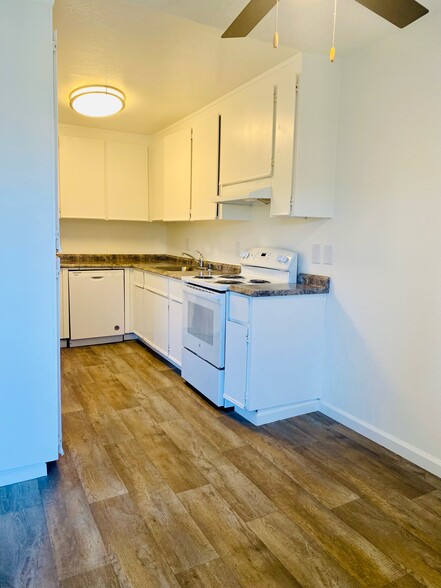 Building Photo - Evergreen Ridge Apartments