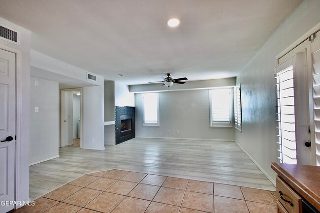 Building Photo - 12229 Kingsgate Ct