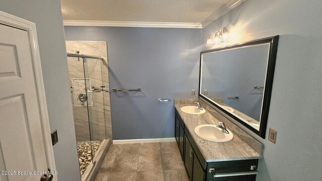 Building Photo - 965 Newton Cir