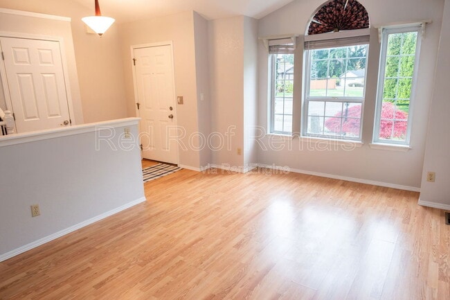 Building Photo - 916 197th St Ct E