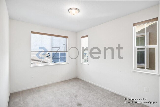 Building Photo - 715 Mystic Topaz Loop