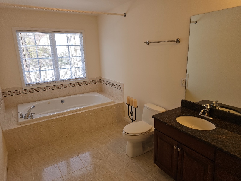 Building Photo - 104 Demarest Ln