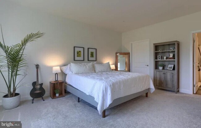 Building Photo - 670 Whitetail Dr