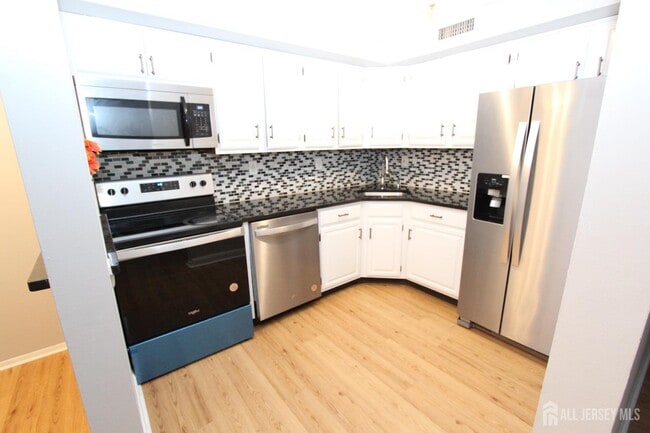 Building Photo - 1204 Aspen Dr