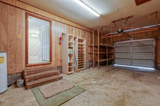 Building Photo - 4610 Linden Rd