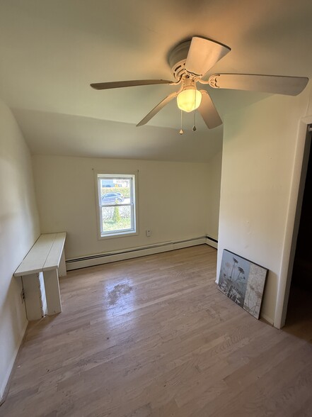 Building Photo - 414 Railroad Ave
