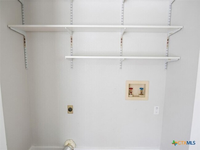 Building Photo - 202 Appaloosa Dr