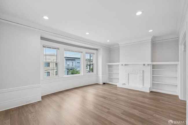 Primary Photo - 487 18th Ave