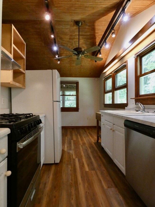 Building Photo - Pisgah Cottage