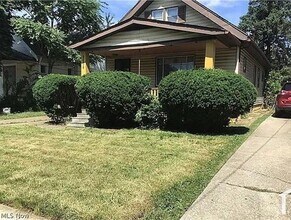 Building Photo - Charming 3-bedroom Section 8 Accepted!
