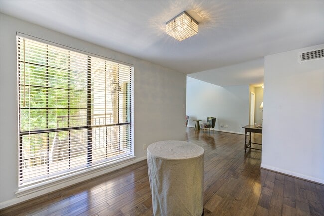 Building Photo - 4000 Purdue St