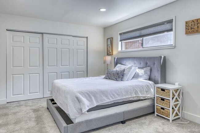 Building Photo - Single Family Home For Rent