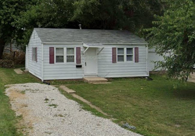 Primary Photo - 2605 S College St