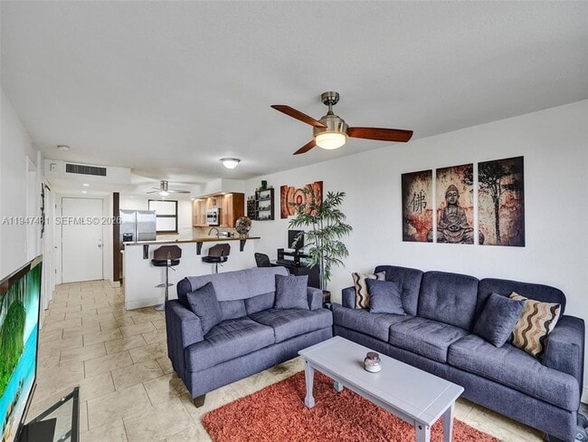 Building Photo - 2304 S Cypress Bend Dr