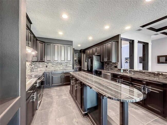 Building Photo - 10041 Oak Quarry Dr