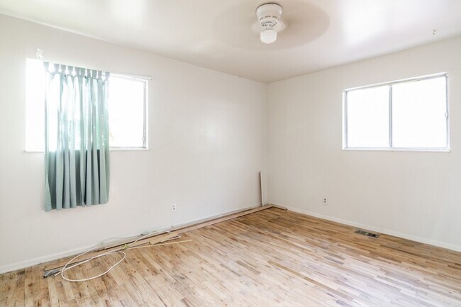Building Photo - 8831 S 500 E