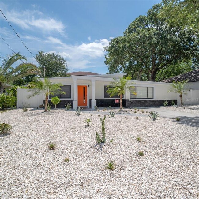 Building Photo - 4316 S Lois Ave