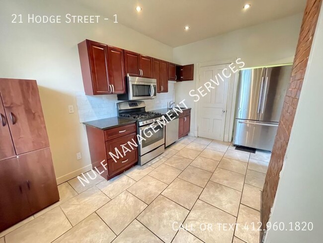 Primary Photo - 2 Bed, 1 Bath unit in Oakland