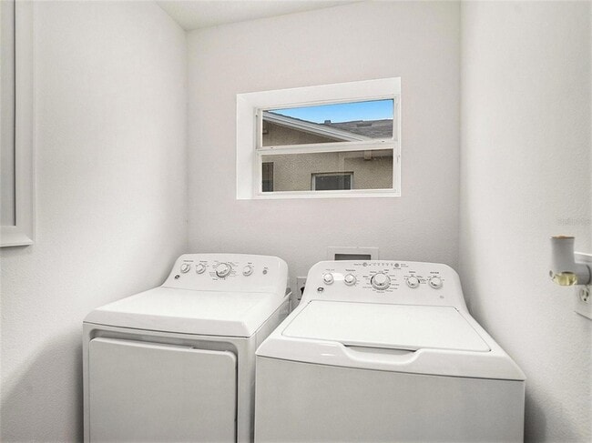 Building Photo - 7833 Carriage Pointe Dr