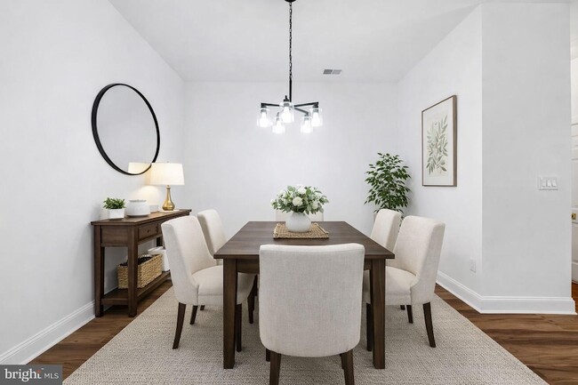 Building Photo - 13 Andrew Pl