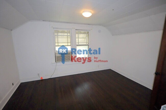 Building Photo - Three Bedroom | Two Bathroom House