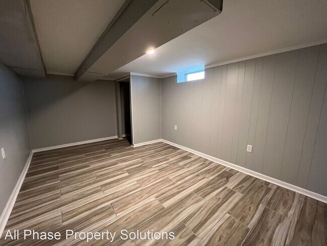 Building Photo - 2 br, 1 bath House - 1718 Locust