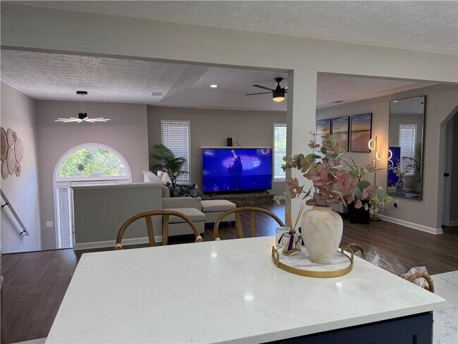 Building Photo - 934 Bay Ridge Dr