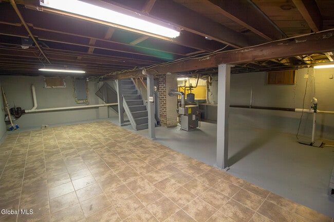 Building Photo - 50 New Shaker Rd