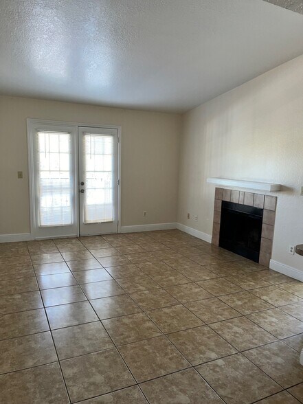 Building Photo - 2550 N Alafaya Trl